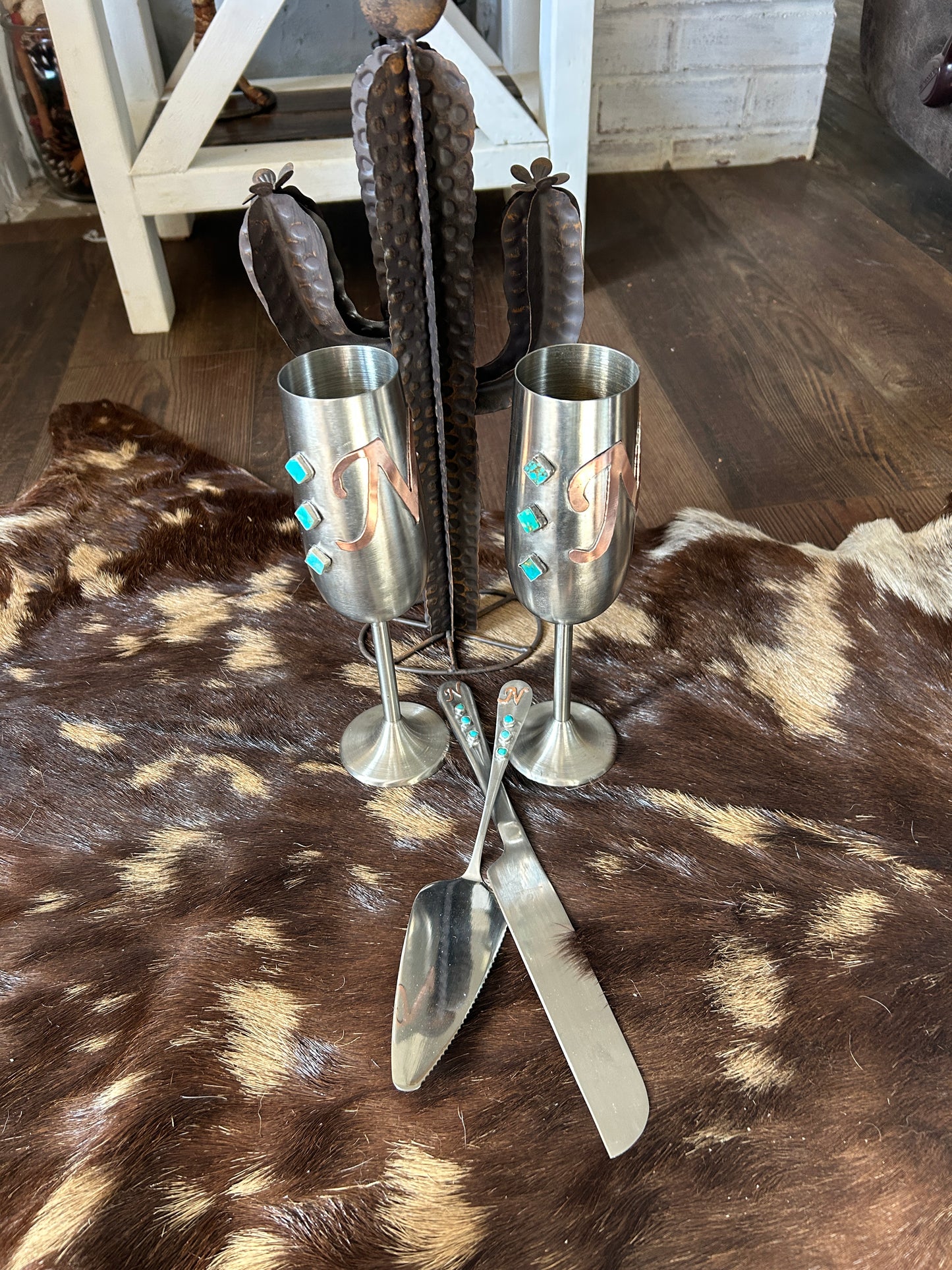 Wedding flutes an serving set
